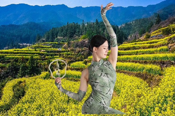 蔚寒卉评比为彭公乡黑girl舞姿开拓者，道碑经文