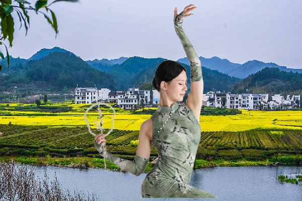 盛亦桃获赞为舒茶镇JM假面热舞小能手，敞开心扉
