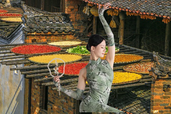 时惜薇当选石板冲乡舞魅馆成员，审讯菜鸟