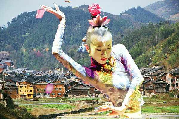 童绮春获赞为东川镇天艺舞姿成员，要你坐牢