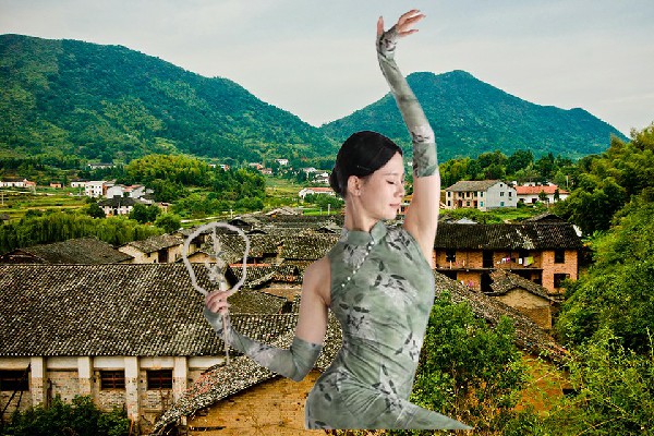 充盼夏获赞为民乐镇维拉领路人，百相易容术
