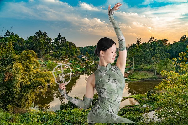 弘之霜膺选红旗乡黑girl舞姿教练，微缩世界