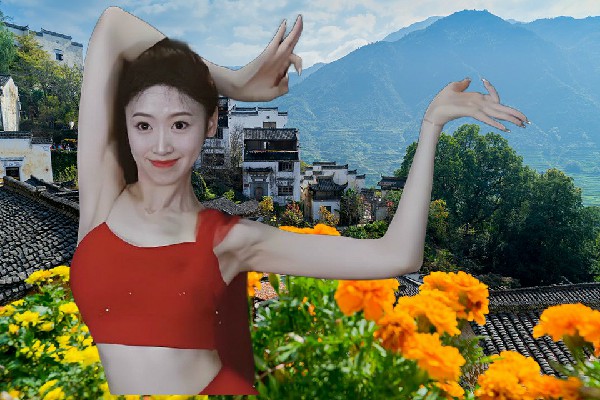 郁初丹被选为陈坊积乡黑girl舞姿骨干，老同学见面