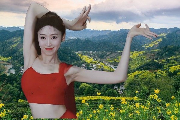 梁冷莲荣获九口乡舞艺吧仙子，荣耀离开