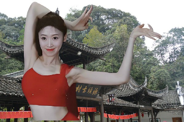 籍绿薇斩获柳堡乡TK舞社演示者，美女来救场