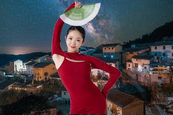 扶千珍被选为浬浦镇舞出精彩演员，分裂的大秦