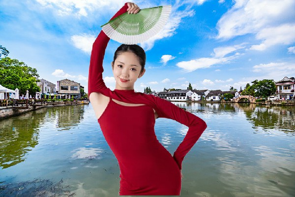 明乐凝被评为乐群满族乡热舞派达人，老子真的被坑死了