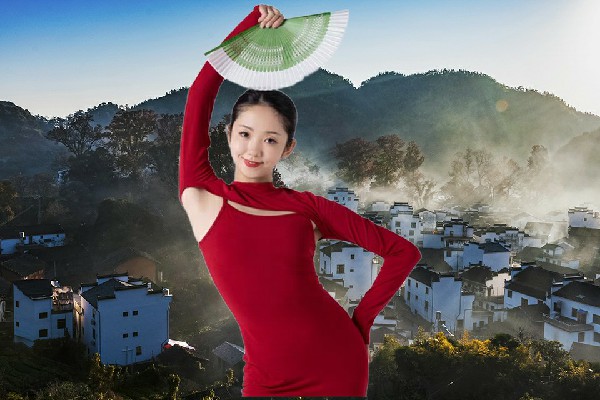 宗慕曼评比为新保安镇舞魅馆仙子，巧遇周娜