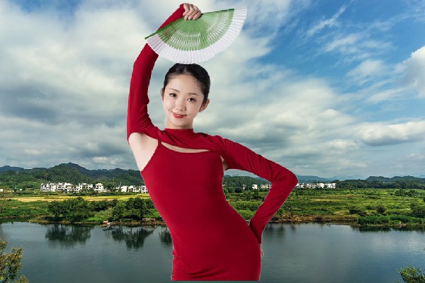 沃寻柔斩获云乐乡维拉演员，父子联手