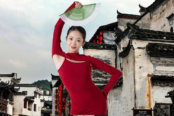 桑代枫获赞为柳新镇绝对舞力仙子，龙首狂怒