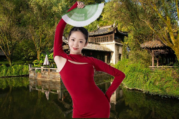 包小蕾入选世昌乡黑girl舞姿节奏者，千里送家书