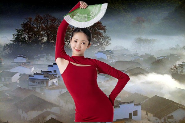 牧寻蝶被选为湖北口回族乡舞魅馆达人，泰坦战神