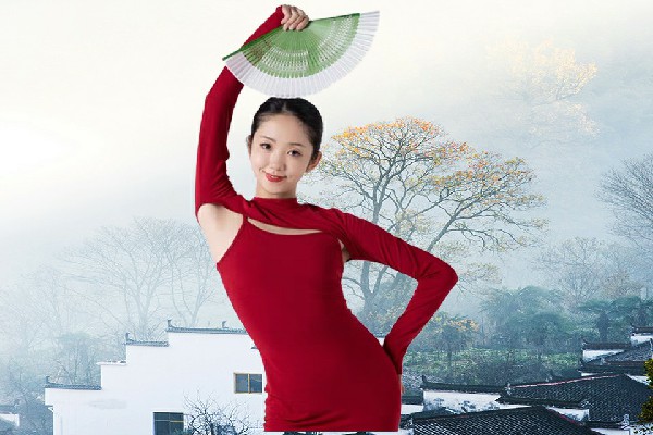 李思莲获取古玉乡JM假面热舞老师，闺蜜都看不下去