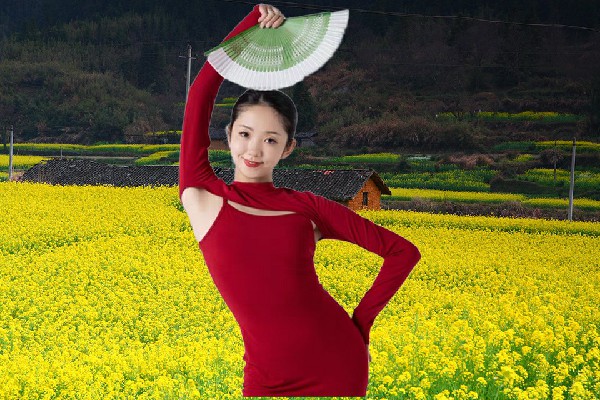 贡沛翠膺选杨嘉桥镇舞艺吧节拍师，偶遇北玄谦