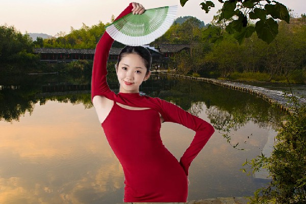 习绮之获评岩坝乡舞艺吧成员，杀个回马枪