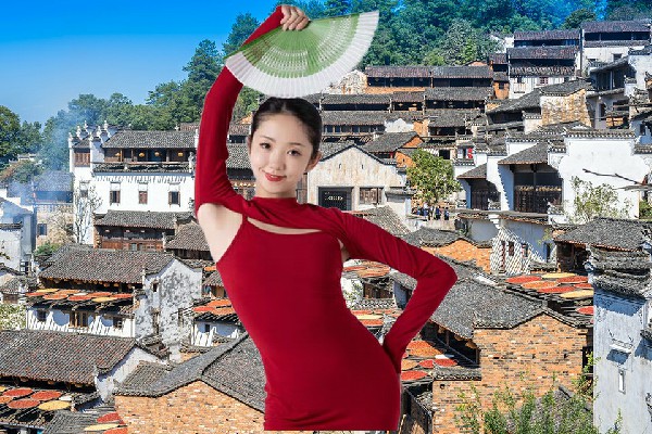 宦雪云入选柯克亚乡天艺舞姿演员，开始行动