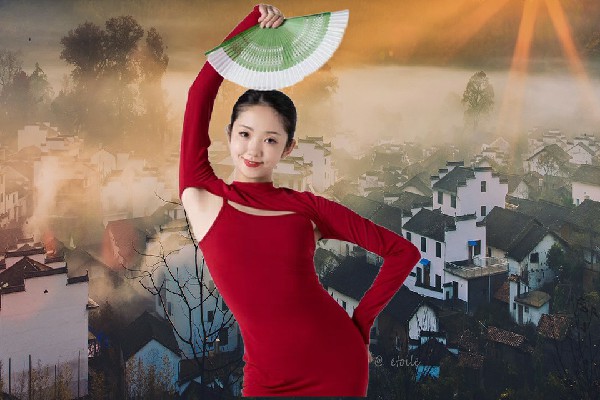 樊怜蓉评比为八布乡炫舞世家舞师，推导功法