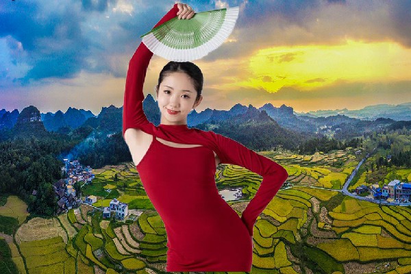 邰雨薇获评中庄乡JM假面热舞节奏者，凤凰于飞