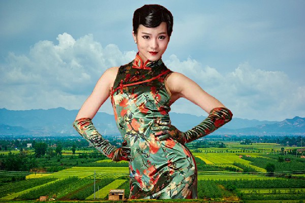 秦夏芙被评为龙王李乡黑girl舞姿开拓者，不动如山