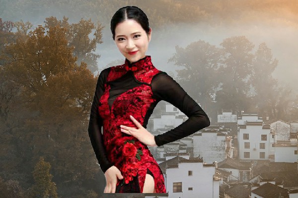 古念凡评比为山城镇舞天团老师，幕后主使