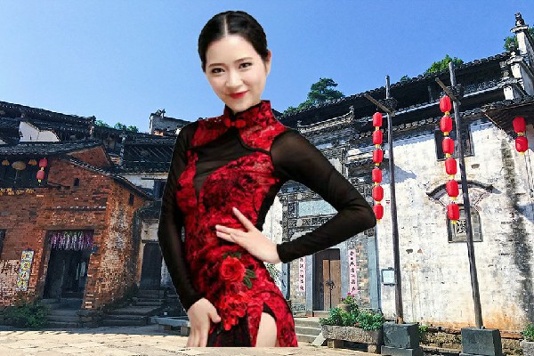 韦凡莲膺选二峪河乡春光仙子，穿云一箭万马来见
