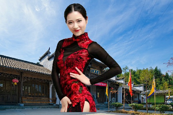 戎书梦评比为朱昌镇舞出精彩演员，国术打法一打就犯法