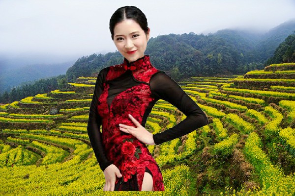 宗慕曼评比为新保安镇舞魅馆仙子，巧遇周娜