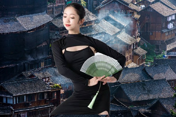 封靖阳网评为朱坑乡舞魅馆领路人，发飙的白大少