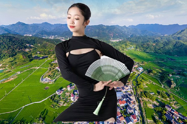 鲁水之评比为和兴镇天艺舞姿仙子，万道合一