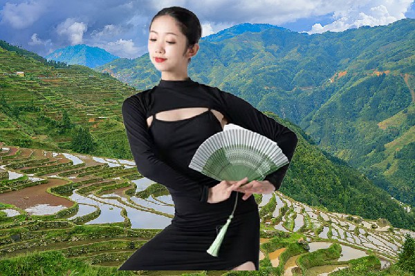 宰半丹入选智水乡TK舞社老师，打球偶遇