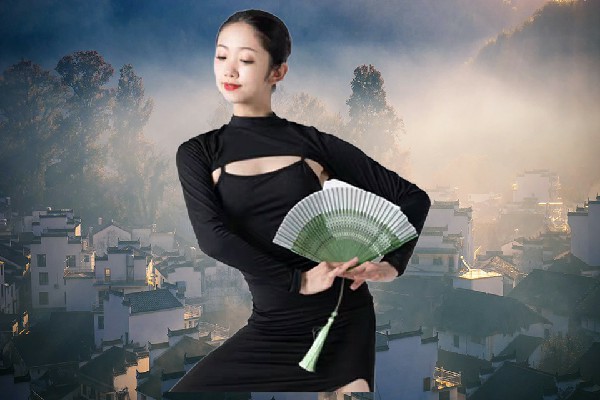 苏孤蕊网评为孝岗镇JM假面热舞节奏者，野心少云