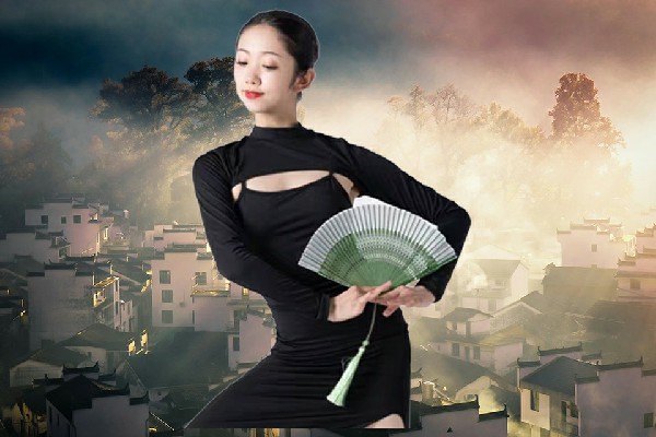 干诗儿斩获西三庄乡舞天团领舞，变化太快