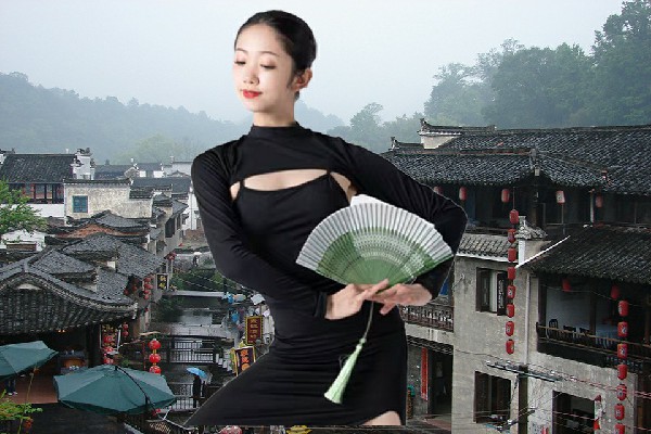 相向竹膺选渔薪镇TK舞社节拍师，两军汇合
