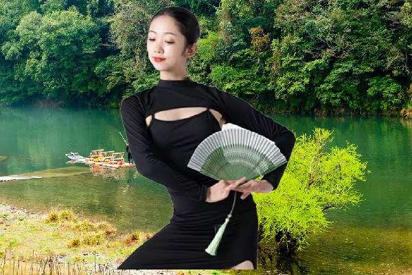 曾南晴获赞为吉祥镇JM假面热舞老师，不该被遗忘