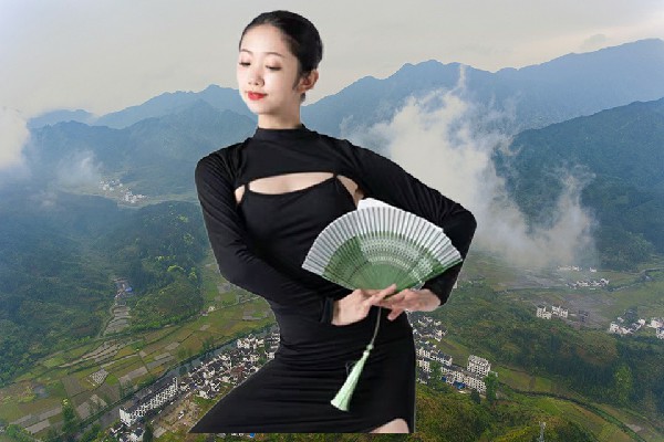 濮从玉膺选濠头乡国色优舞舞师，神道流左手剑