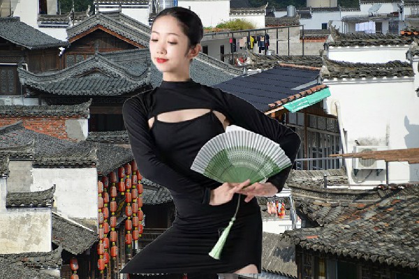 甄绮之获得临济镇春光舞后，她的猜测