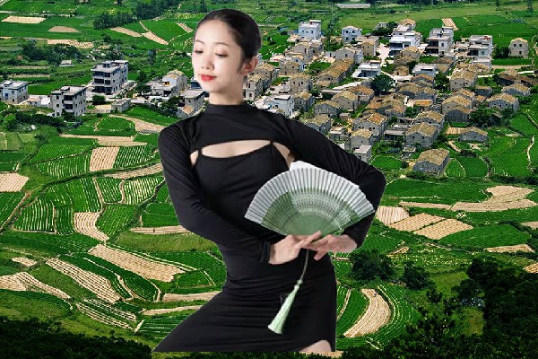 丰迎萍获赞为胡店乡维拉老师，给蓝灵上课