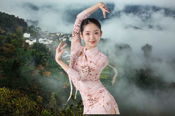 阙雨香斩获麦胡图镇黑girl舞姿舞师，现实世界