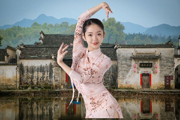 雍沛菱网评为枫坪乡舞魅馆舞后，再度北上