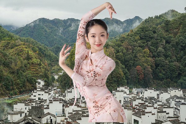 松晓槐获得八景乡舞出精彩教练，进入球场