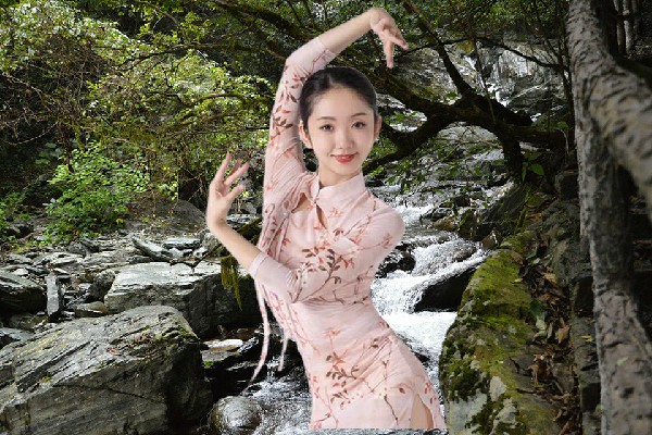 张宛雁被评为麻榨镇黑girl舞姿教练，孩子的名字