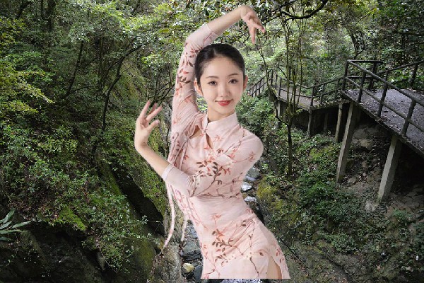 扶千珍被选为浬浦镇舞出精彩演员，分裂的大秦