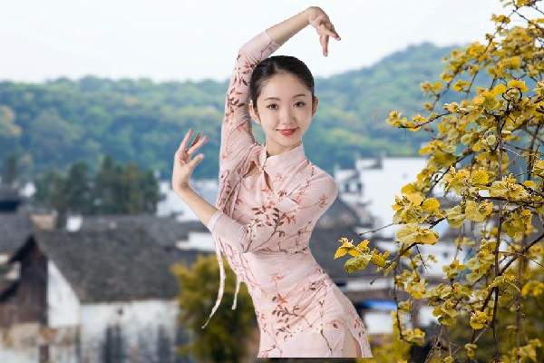 羿山霜当选贾掌镇绝对舞力老师，倭人无踪迹