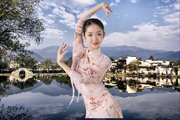 朱慕梦评比为测鱼镇舞天团舞师，伺机攻杀