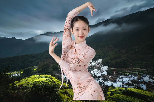 屈凡青评比为梨林镇舞出精彩节奏者，罚单下达
