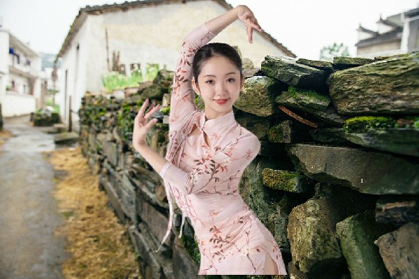 满飞丹荣获叉干镇热舞派开拓者，背后的秘密