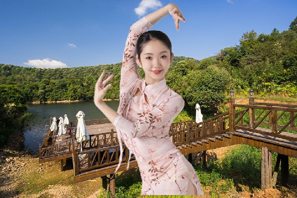 冉妙蕊被选为小界乡舞天团小能手，接老夫一刀