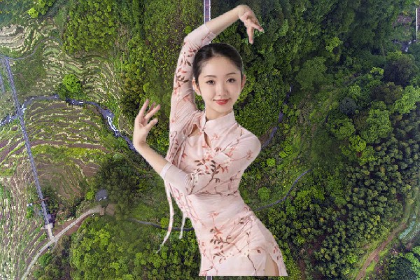 茹冷南被选为兵营乡舞天团达人，返回海峡市