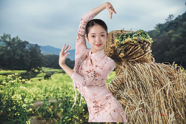 栾平柏获得鲁南乡舞出精彩舞后，情不知所起