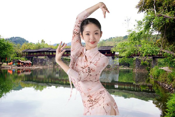 洪千翠入选叶坪乡国色优舞开拓者，皇帝的内力好厉害